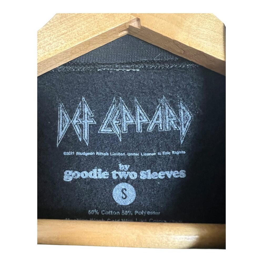 Goodie Two Sleeves Def Leopard Band Concert Sweatshirt Music Fan Tour Small - Picture 2 of 3